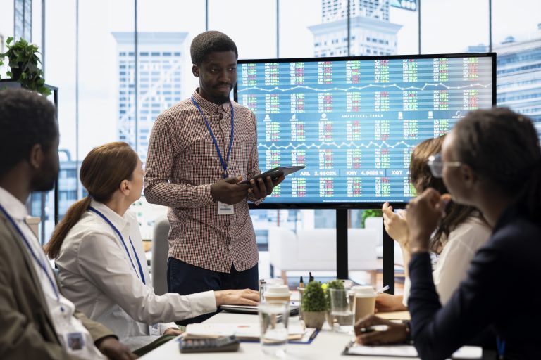 Hedge Funds Achieve 11% Returns in First Half of 2025