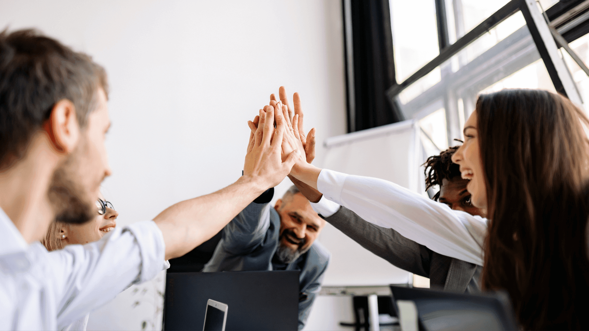 7 Fun Corporate Games That Improve Employee Communication - Hedge Think
