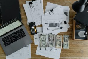 Learning to Manage Personal Finance With Smart Digital Tools